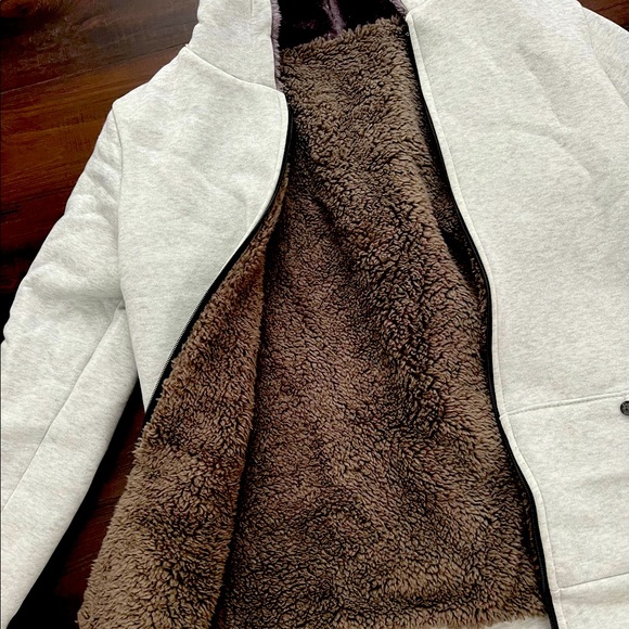 Plush zip up hoodie jacket - Picture 2 of 7